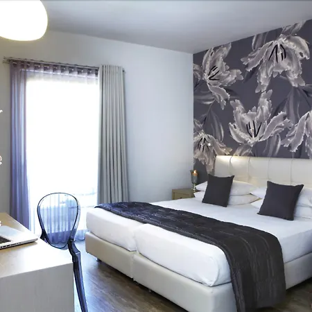 Hotell Mouikis Kefalonia 3*