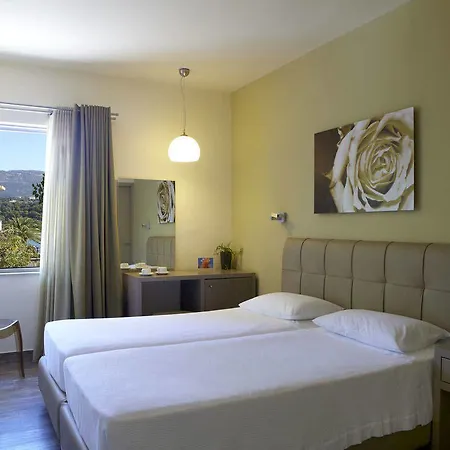 Hotell Mouikis Kefalonia 3*